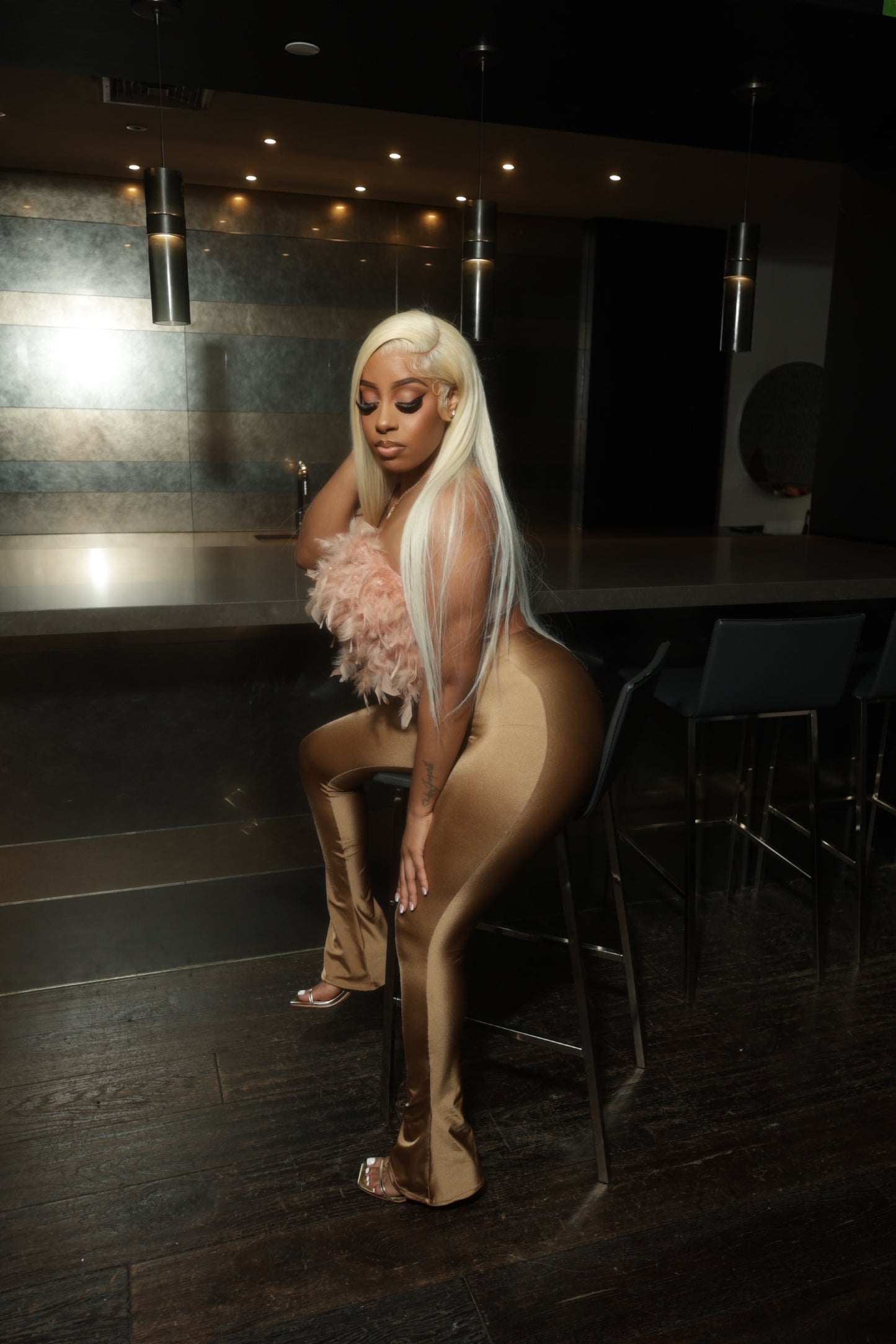 FEATHER BOA NUDE SET